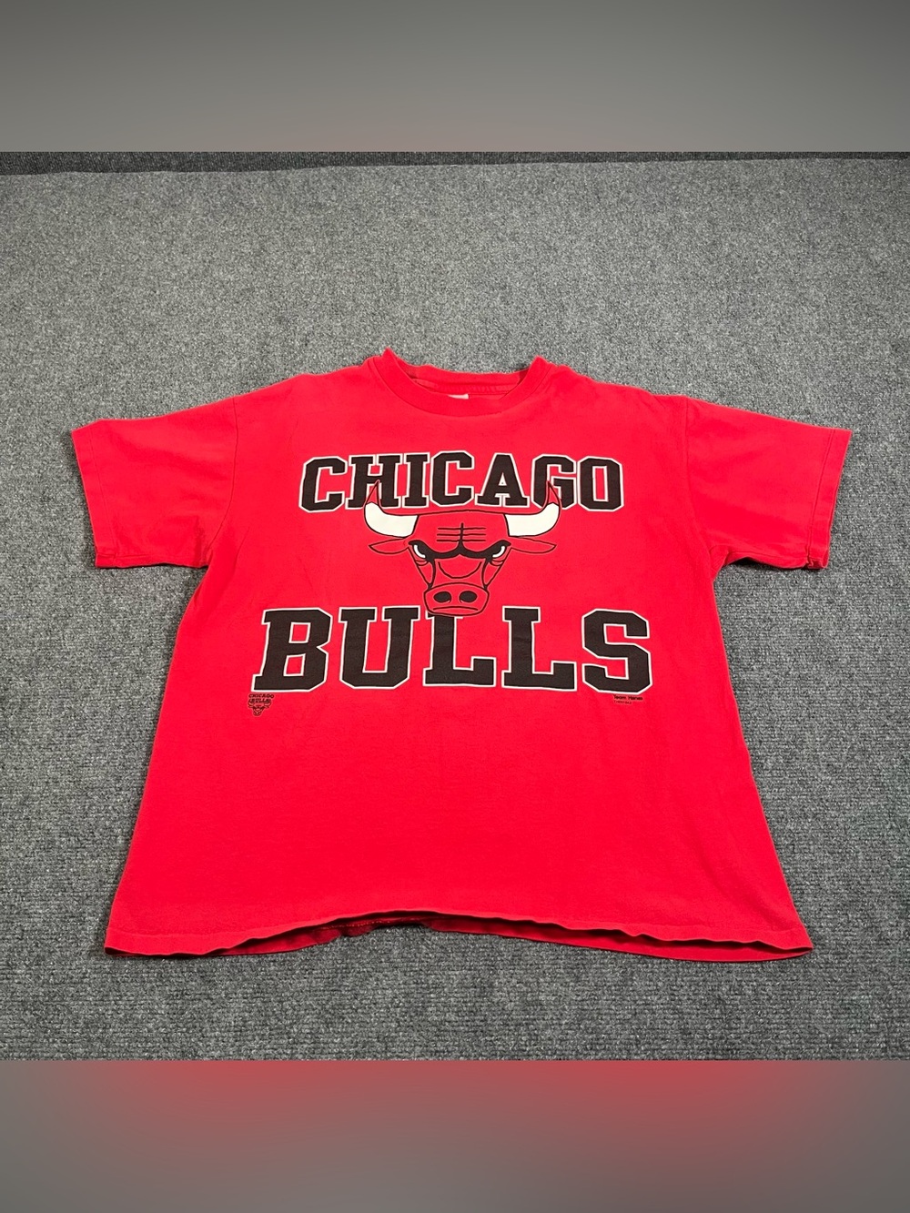 Vintage Chicago Bull Shirt Men’s Medium Red 90s Y2K NBA Short Sleeve Casual